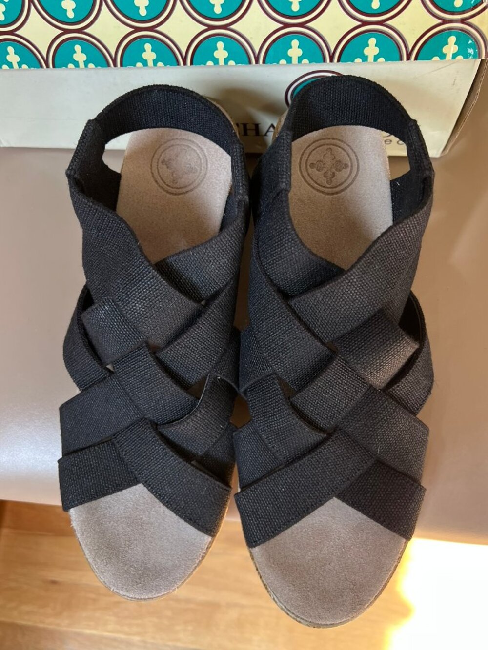Charleston Black Linen Ravanel Size 9 Sandals NWT